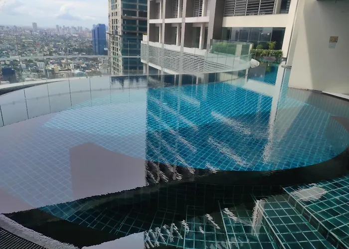 Cozy & Mountain View With Balcony Free Netflix With Pools Sauna And Sunbathing Manila
