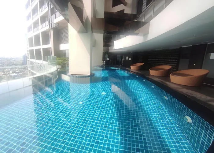 Cozy & Mountain View With Balcony Free Netflix With Pools Sauna And Sunbathing Apartment Manila