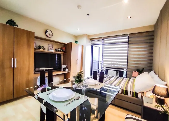 Cozy & Mountain View With Balcony Free Netflix With Pools Sauna And Sunbathing Manila