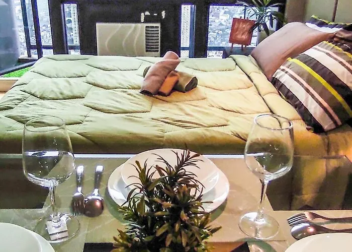 Cozy & Mountain View With Balcony Free Netflix With Pools Sauna And Sunbathing Apartment Manila
