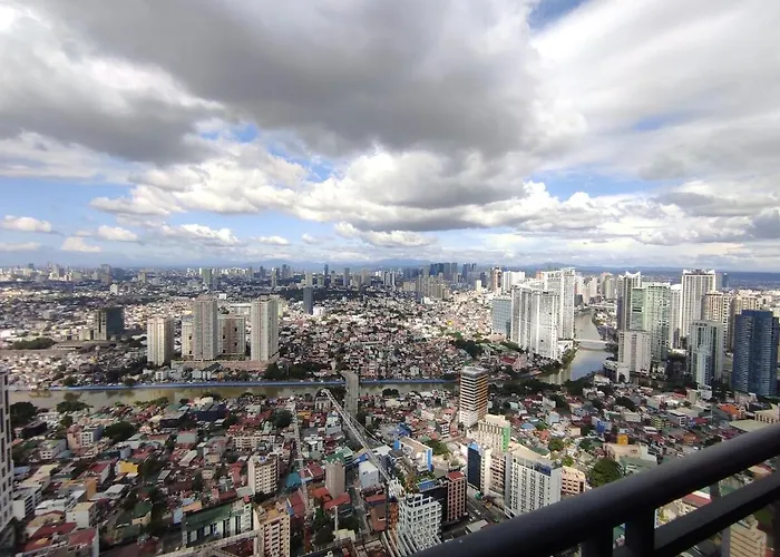 Apartment Cozy & Mountain View With Balcony Free Netflix With Pools Sauna And Sunbathing Manila