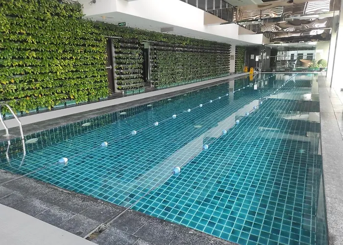Apartment Cozy & Mountain View With Balcony Free Netflix With Pools Sauna And Sunbathing Manila