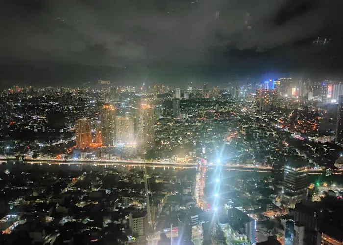Cozy & Mountain View With Balcony Free Netflix With Pools Sauna And Sunbathing Apartment Manila