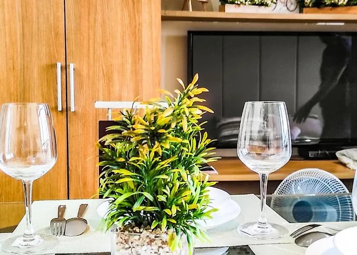 Cozy & Mountain View With Balcony Free Netflix With Pools Sauna And Sunbathing * Manila