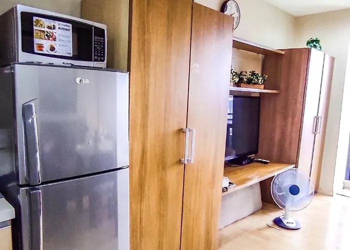 Apartment Cozy & Mountain View With Balcony Free Netflix With Pools Sauna And Sunbathing Manila